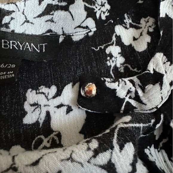 Lane Bryant Floral Boho black & white keyhole neckline  silver button - Sz 26/28 - Picture 3 of 6